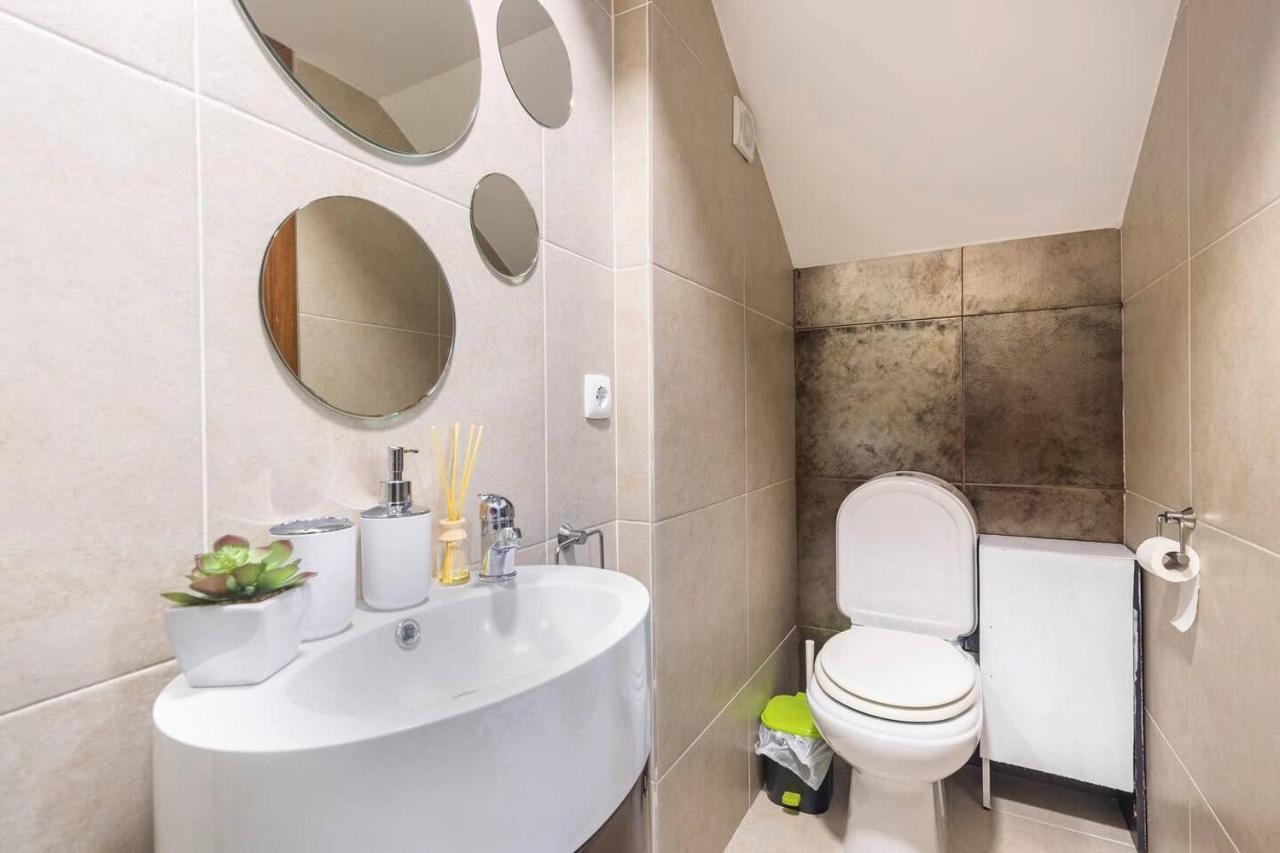 Modern Private Suite With Balcony & Bathroom - King And Queen Beds Vila Nova de Gaia Zewnętrze zdjęcie