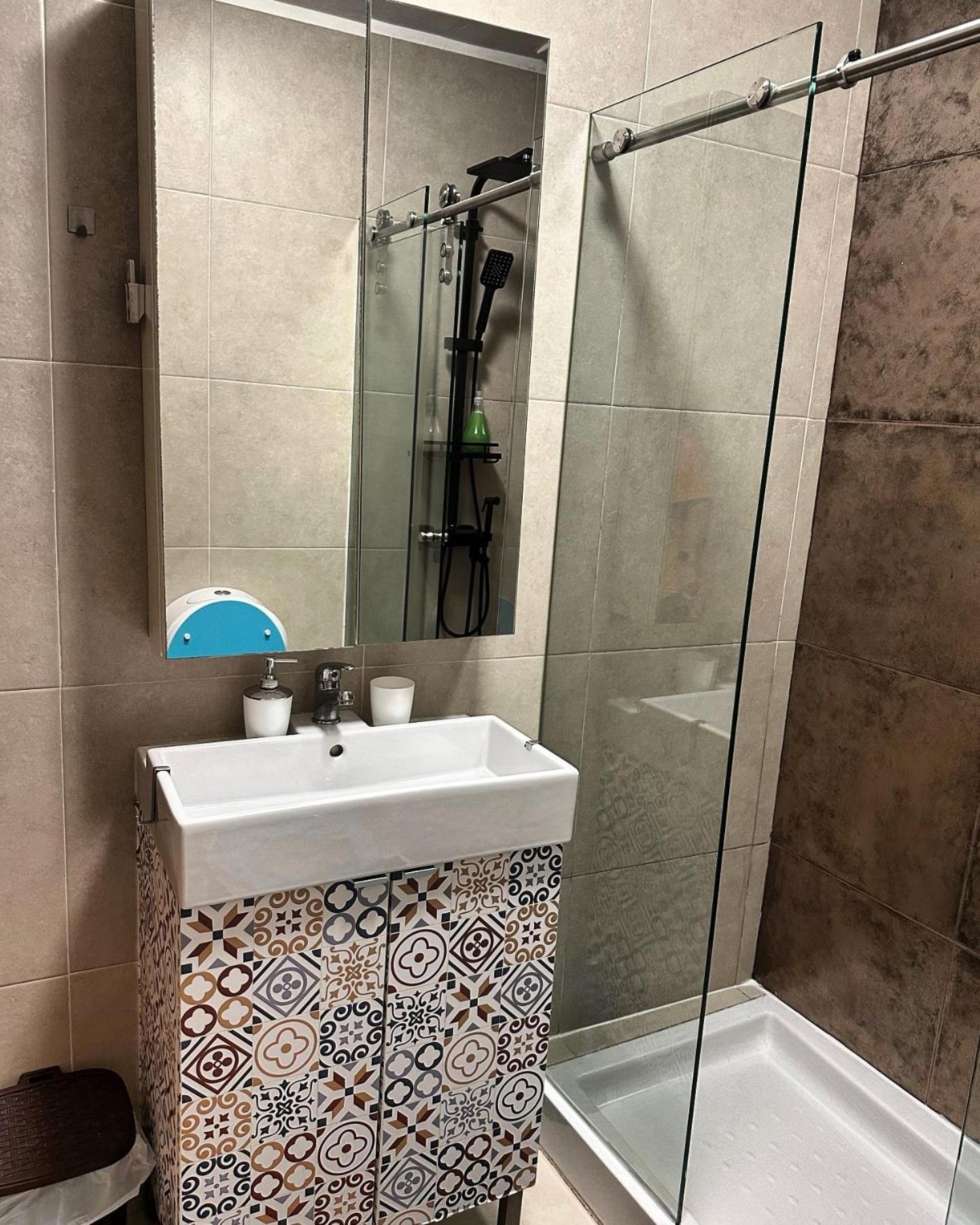 Modern Private Suite With Balcony & Bathroom - King And Queen Beds Vila Nova de Gaia Zewnętrze zdjęcie