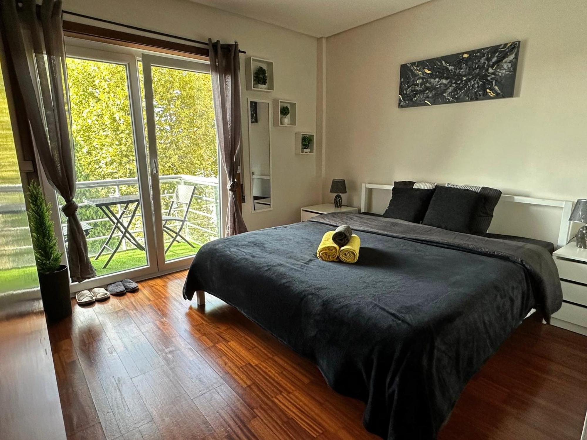 Modern Private Suite With Balcony & Bathroom - King And Queen Beds Vila Nova de Gaia Zewnętrze zdjęcie